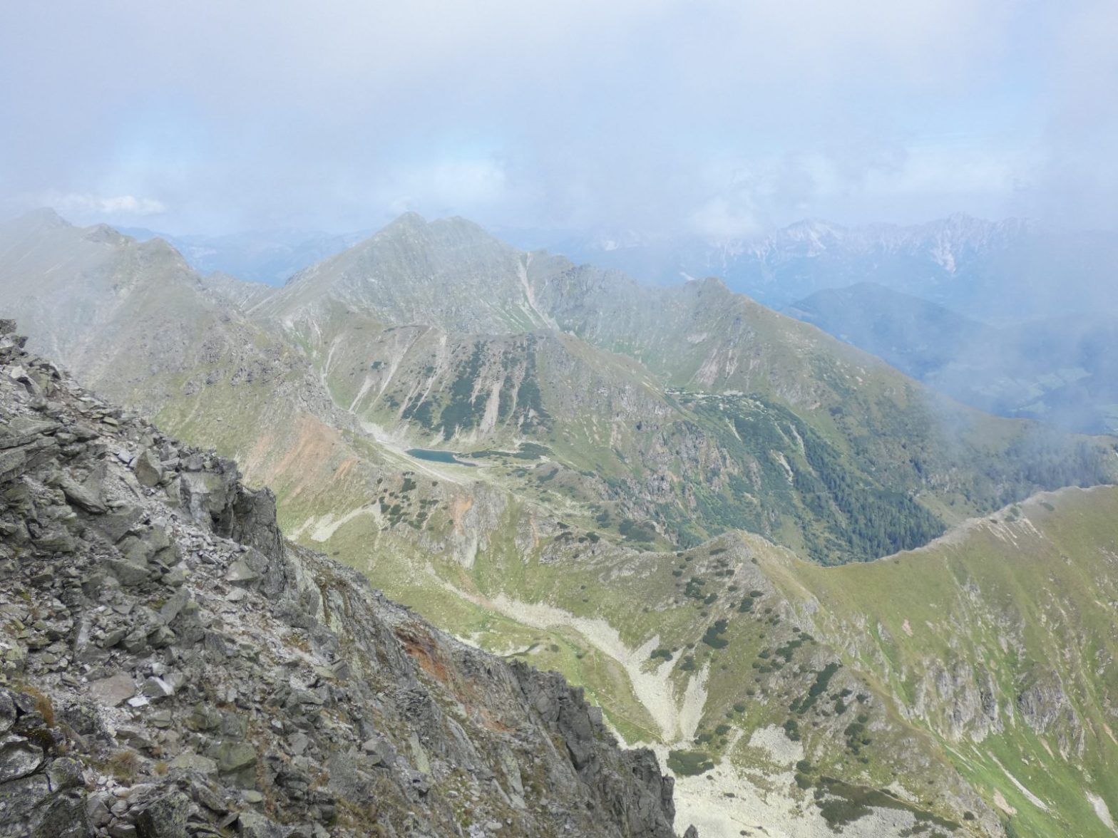 Blick zum Gefrorenen See